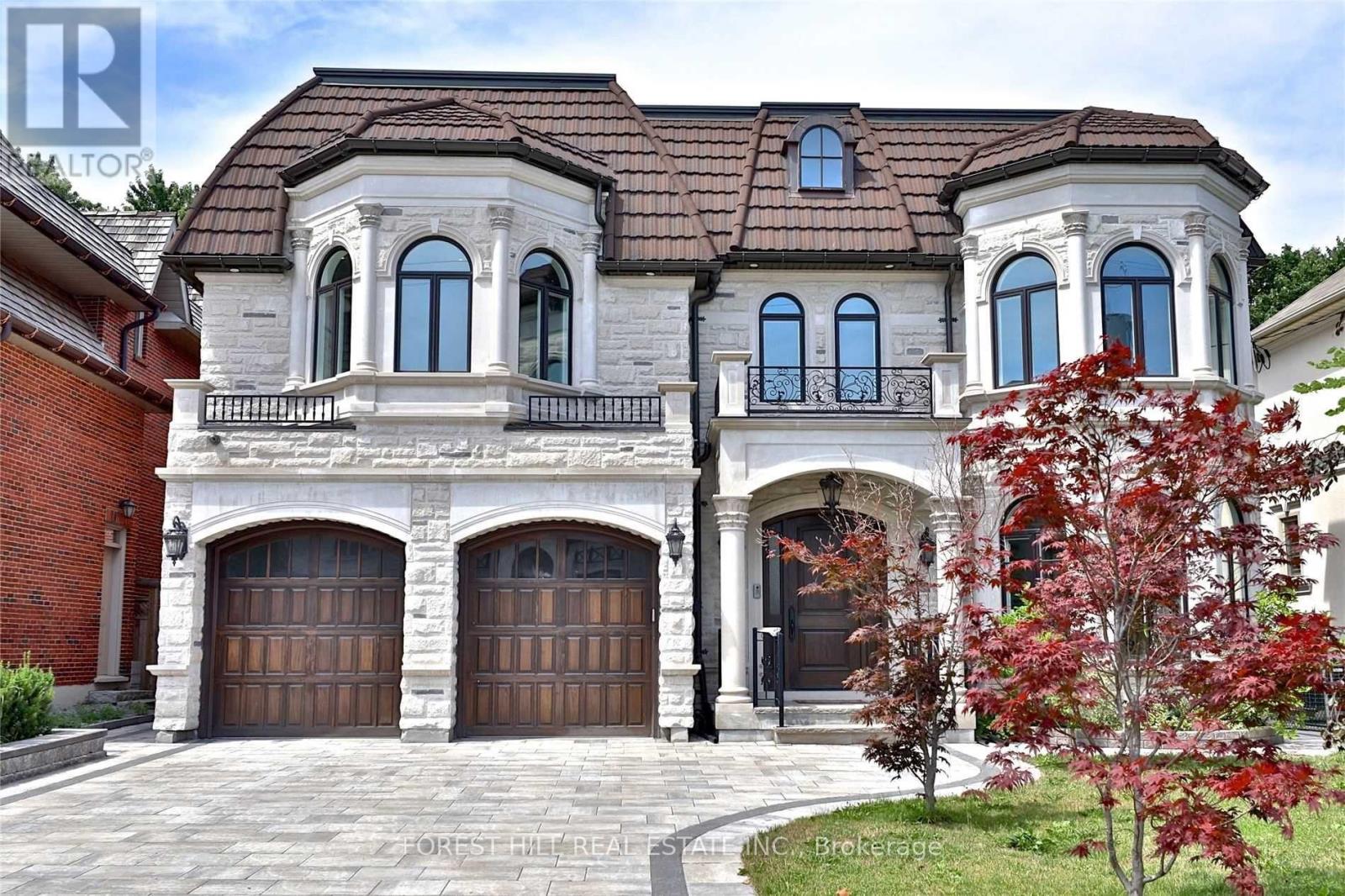 Property image for 126 BEECHWOOD AVENUE|Toronto (Bridle Path-Sunnybrook-York Mills), Ontario M2L1J7