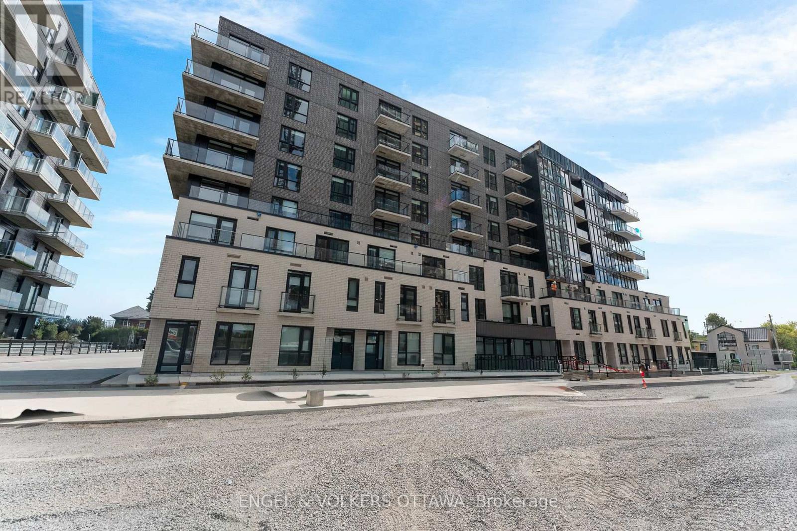 814 - 1366 CARLING AVENUE|Ottawa, Ontario K1Z0E5