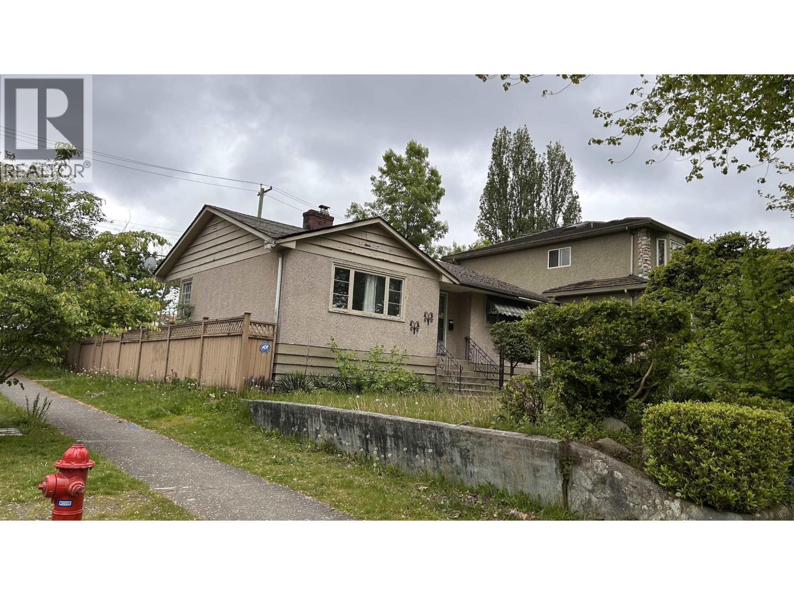 2306 RUPERT STREET|Vancouver, British Columbia V5M3T1