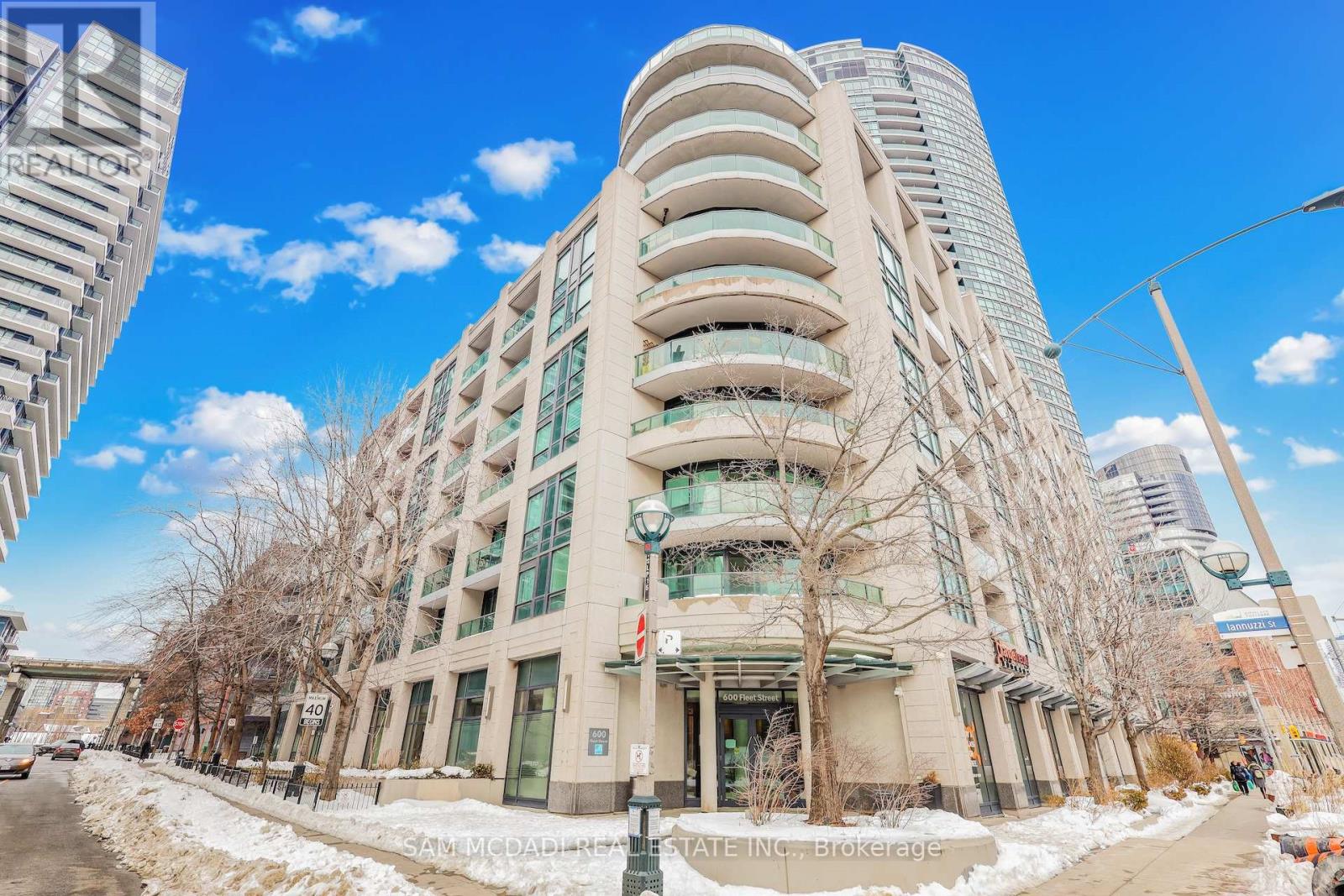 Property image for 332 - 600 FLEET STREET|Toronto (Niagara), Ontario M5V1B7