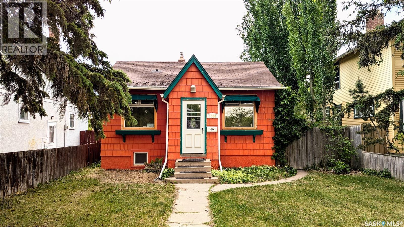 1306 E AVENUE N|Saskatoon, Saskatchewan S7L1T5