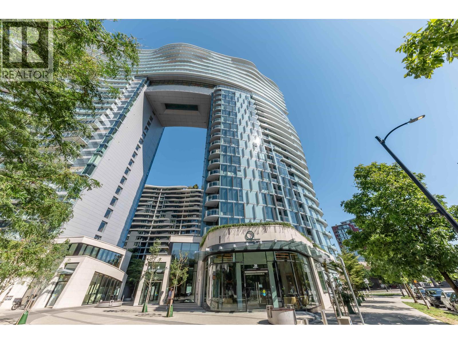 2816 89 NELSON STREET|Vancouver, British Columbia V6Z0E7