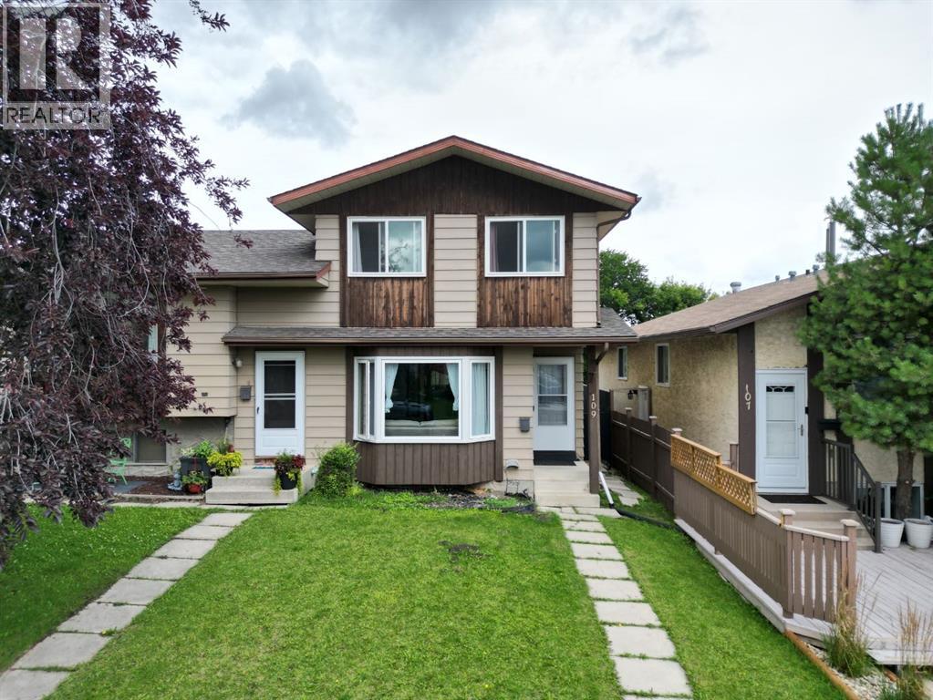 109 Bermondsey Way NW|Calgary, Alberta T3K1V3