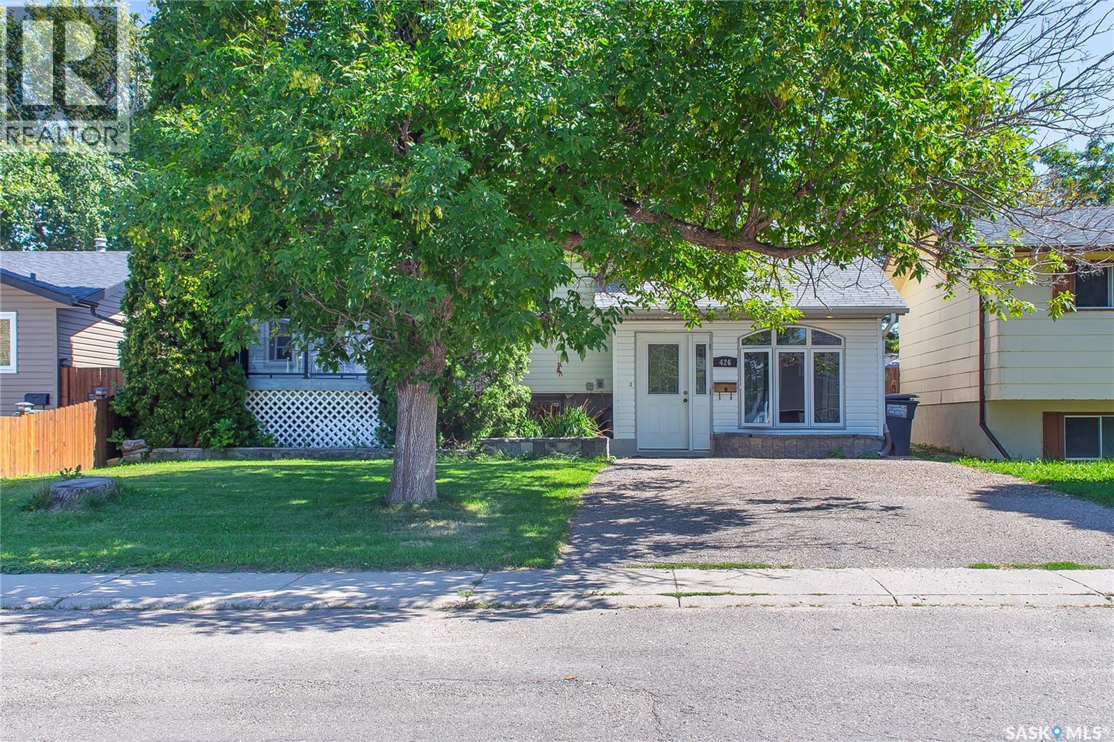 Property image for 426 Vanier CRESCENT|Saskatoon, Saskatchewan S7L5J1