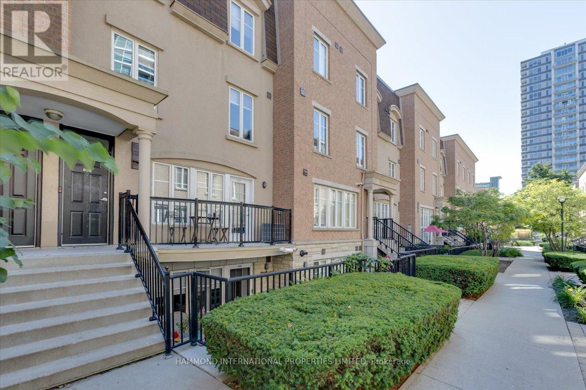 838 - 46 WESTERN BATTERY ROAD|Toronto (Niagara), Ontario M6K3P1