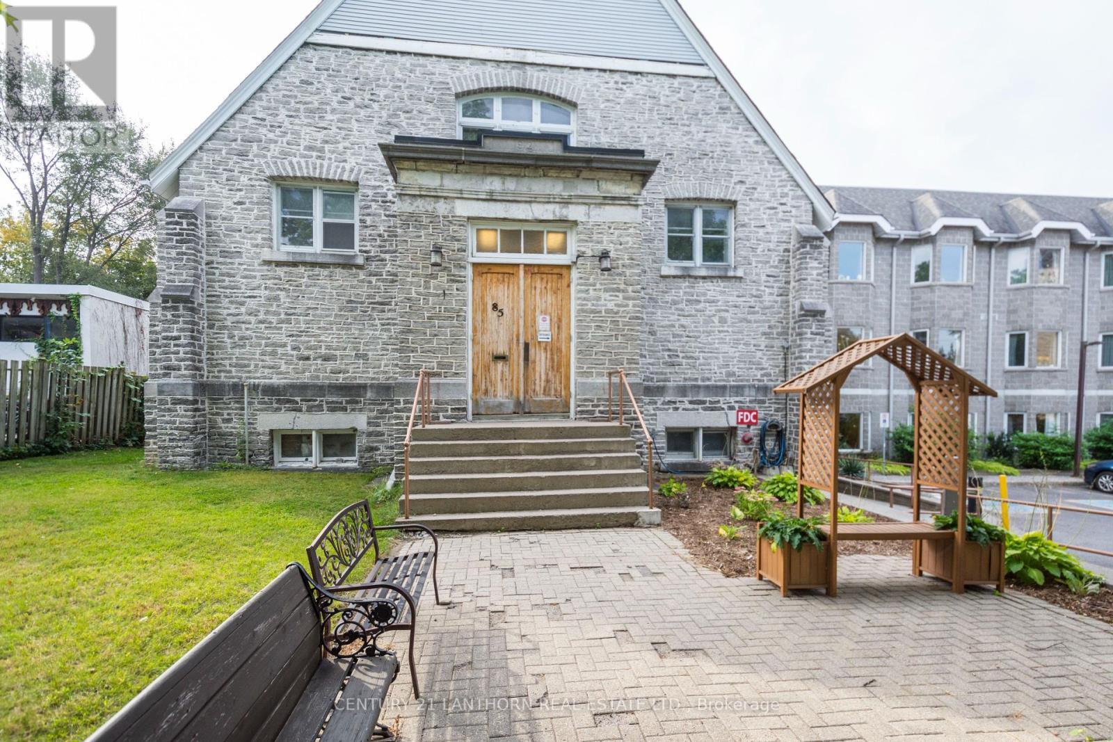 Property image for 318 - 85 BRIDGE STREET E|Belleville (Belleville Ward), Ontario K8N1L9