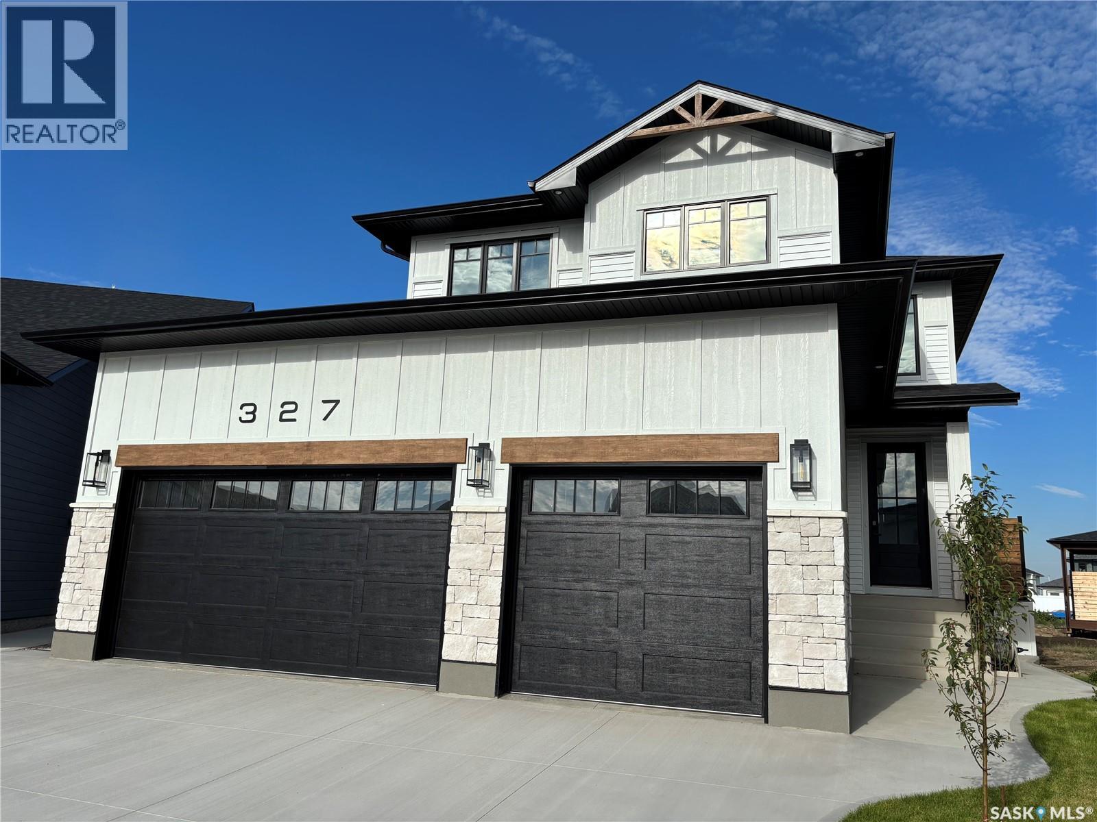 327 Woolf BAY|Saskatoon, Saskatchewan S7W1E5