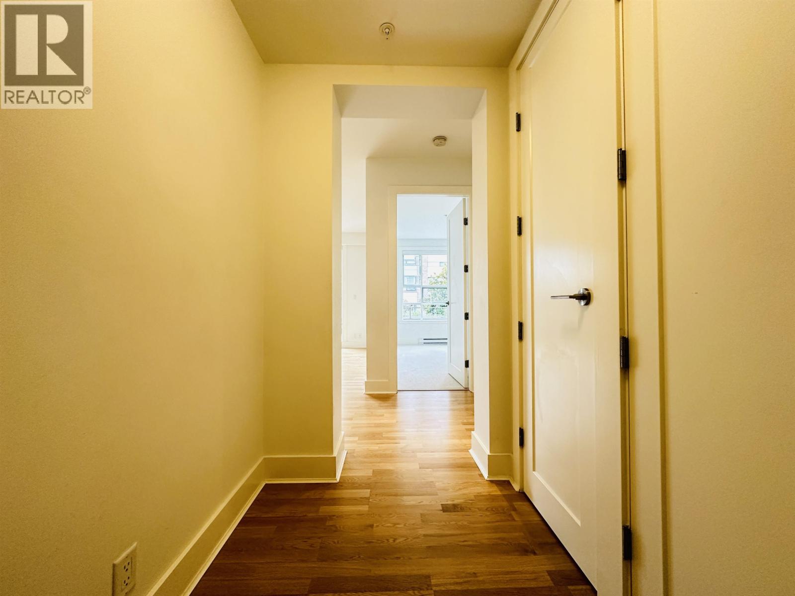 203 2128 W 40 TH AVENUE|Vancouver, British Columbia V6M1W5