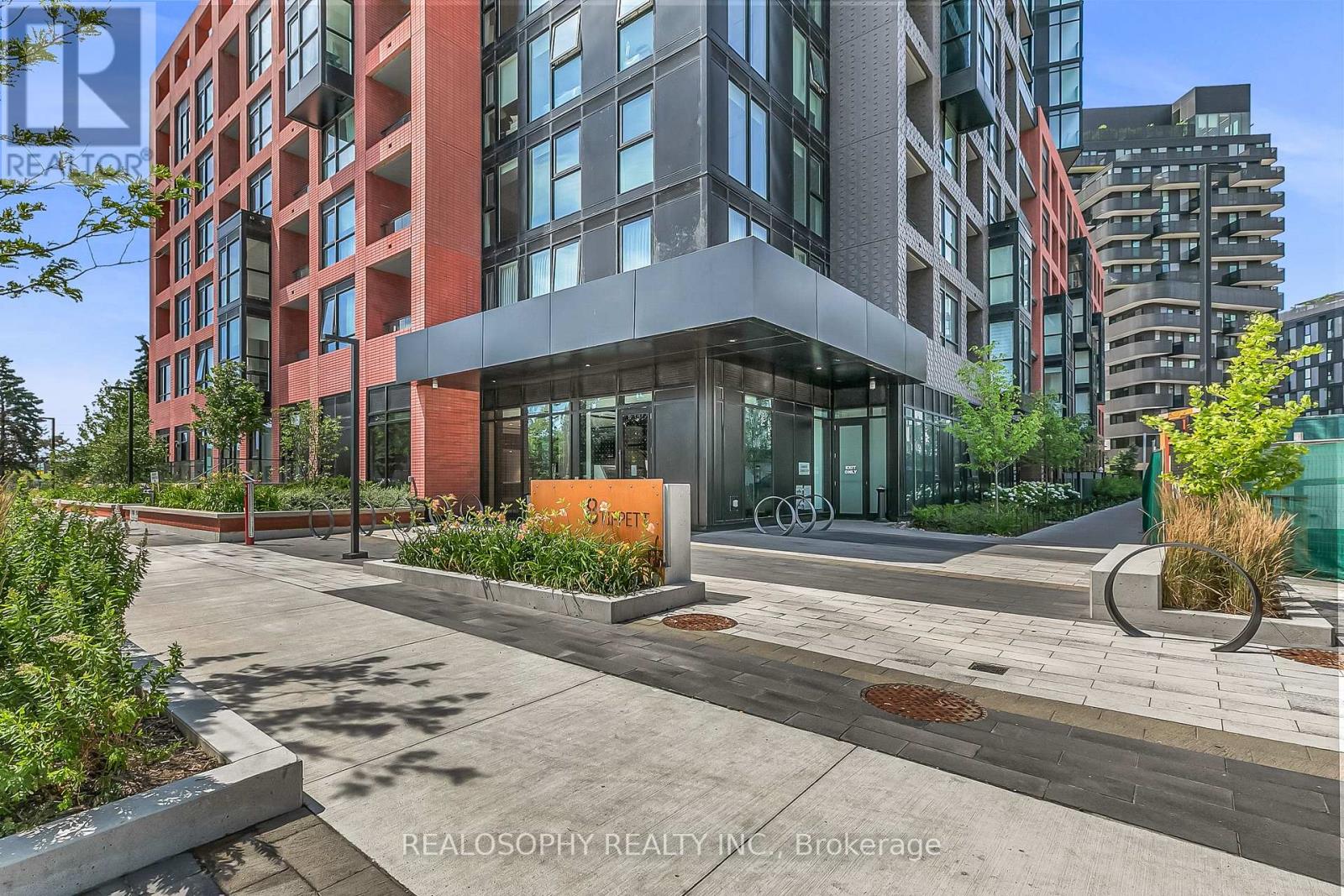 306 - 8 TIPPETT ROAD|Toronto (Clanton Park), Ontario M3H0E7