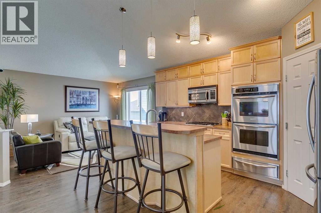 198 Bridleridge Way SW|Calgary, Alberta T2Y3X2