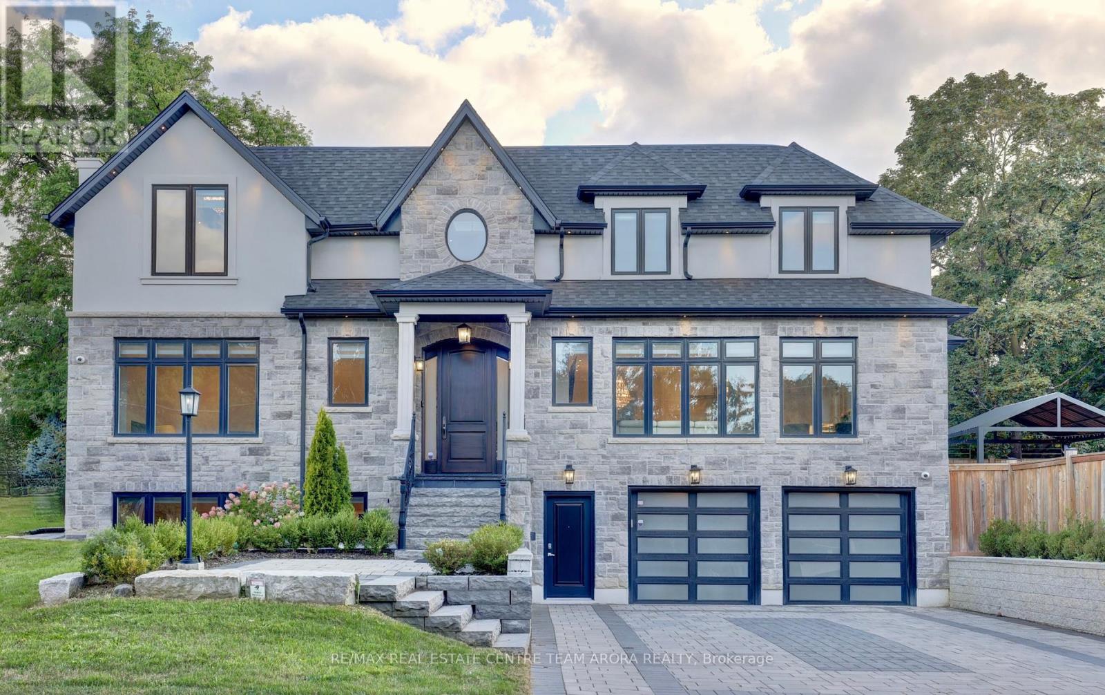 Property image for 26 PIONEER DRIVE|Mississauga (Streetsville), Ontario L5M1G9