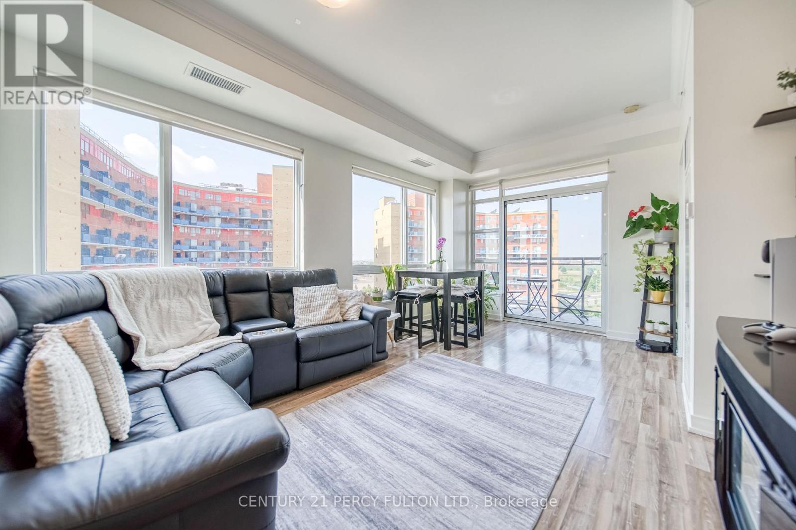 Property image for 902 - 840 QUEENS PLATE DRIVE|Toronto (West Humber-Clairville), Ontario M9W7J9