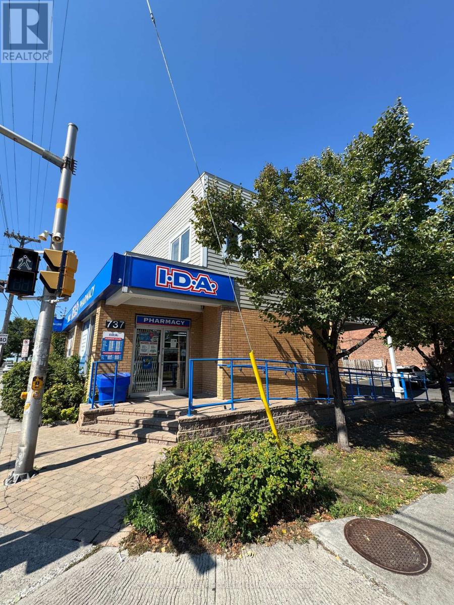 3 - 737 GLADSTONE AVENUE|Ottawa, Ontario K1R6X4