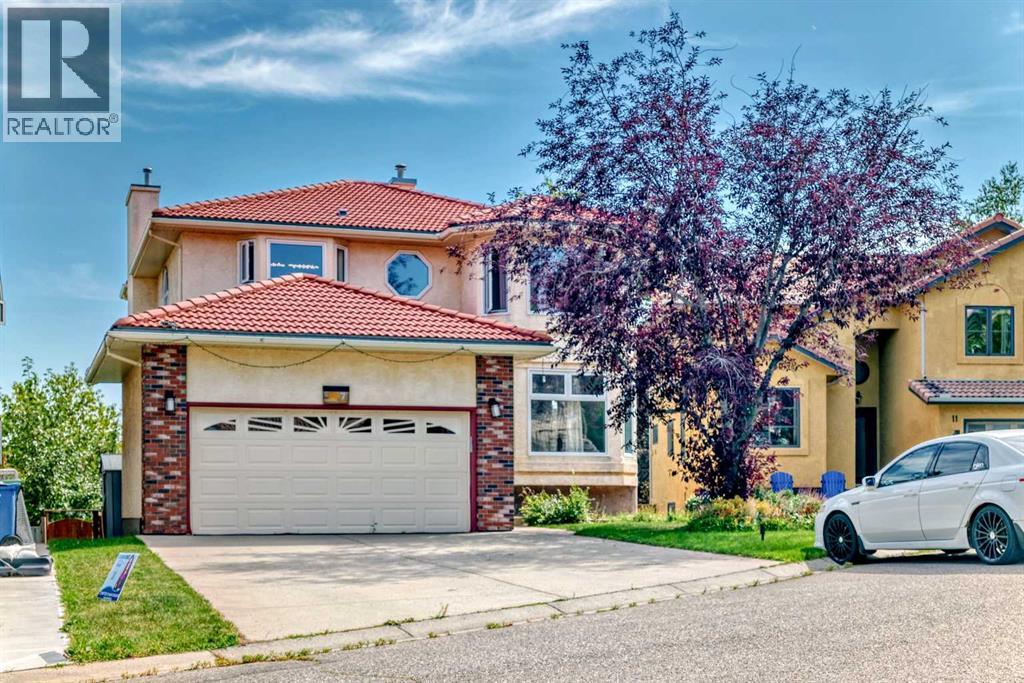 7 Signature Mews SW|Calgary, Alberta T3H2V6