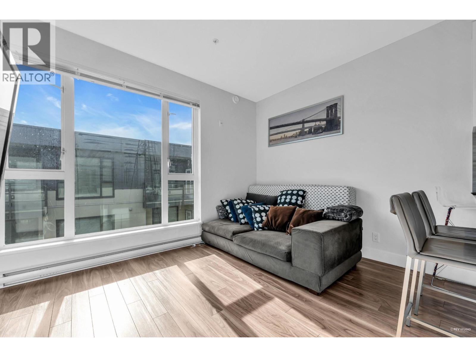 PH 5355 LANE STREET|Burnaby, British Columbia V5H2H5