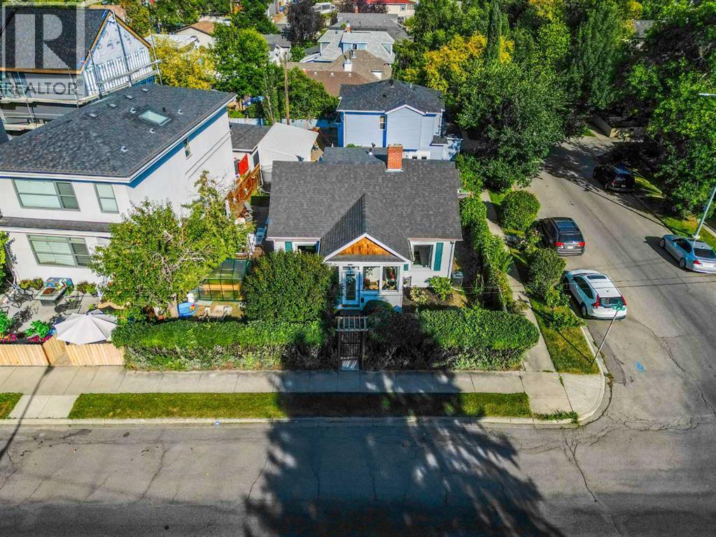 1718 8 Street SE|Calgary, Alberta T2G2Z8