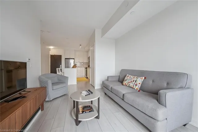 Additional image 18 of 55 Duke St Unit 323