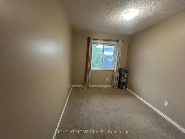 Additional image 24 of 972 Zeller Cres