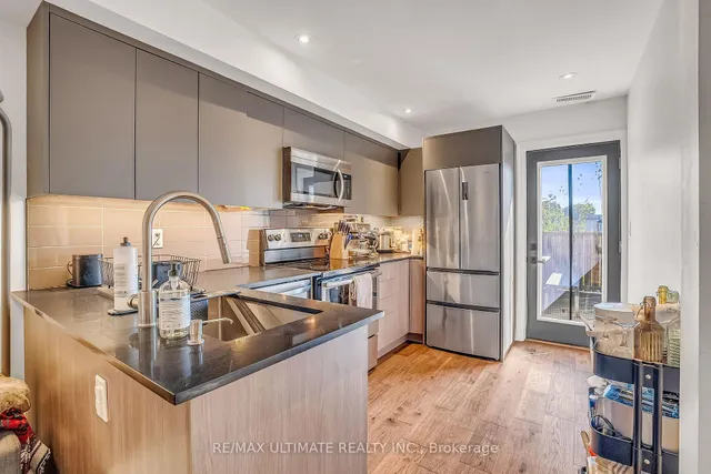 Additional image 32 of 963 Lansdowne Ave