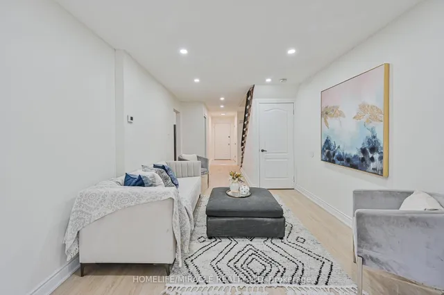 Additional image 10 of 32 Woodsview Ave