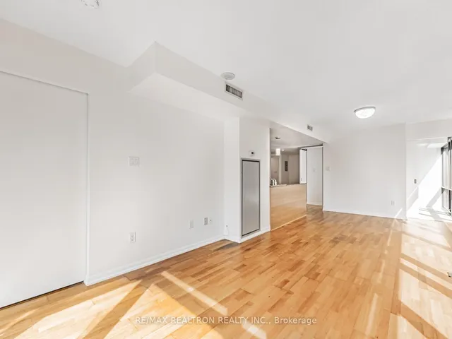 Additional image 22 of 38 Grenville St Unit 707
