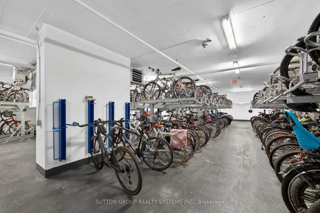 Additional image 46 of 60 Annie Craig Dr Unit 815