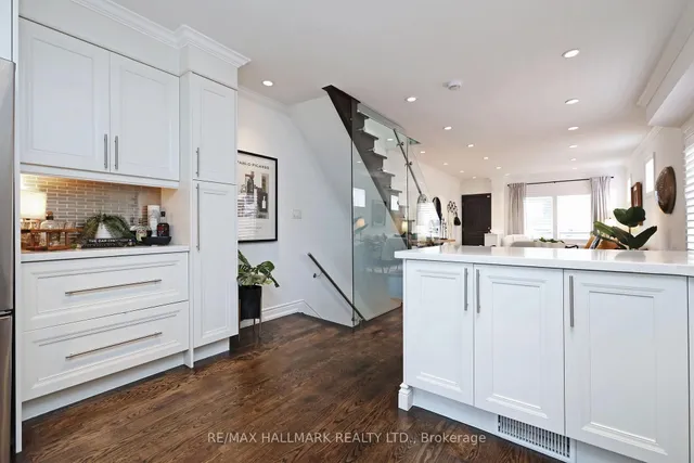 Additional image 17 of 242 Springdale Blvd