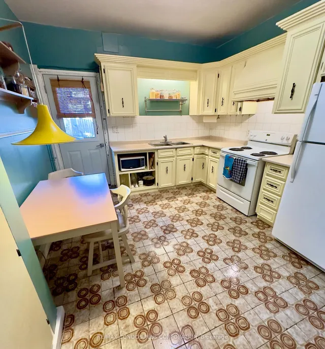 Additional image 4 of 548 Roxton Rd