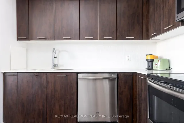 Additional image 10 of 2220 Lakeshore Blvd Unit 1607