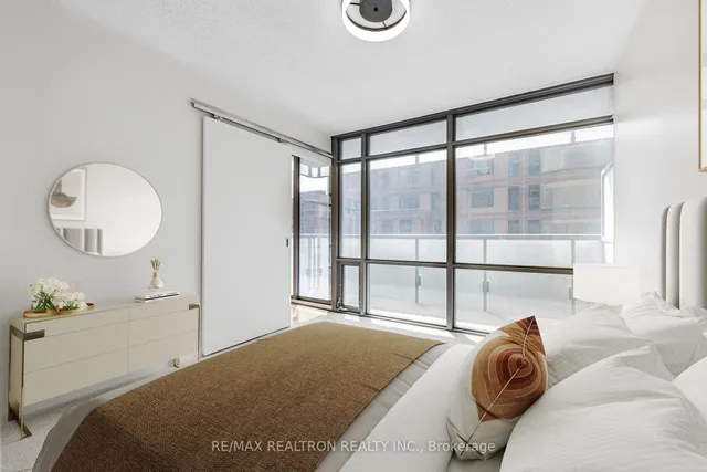 Additional image 33 of 38 Grenville St Unit 707