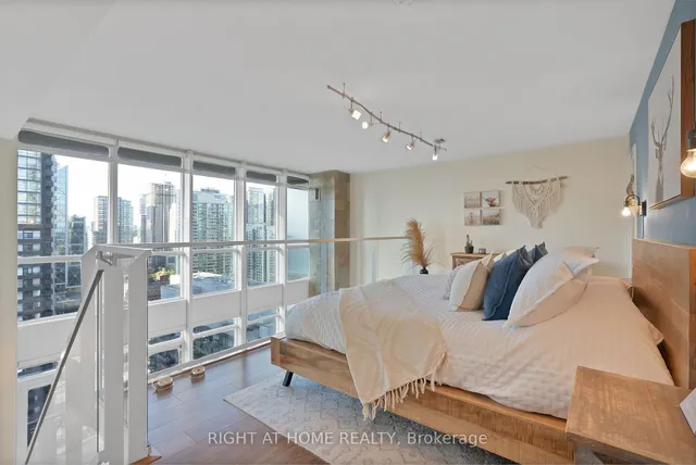 Additional image 17 of 15 Fort York Blvd Unit 3205