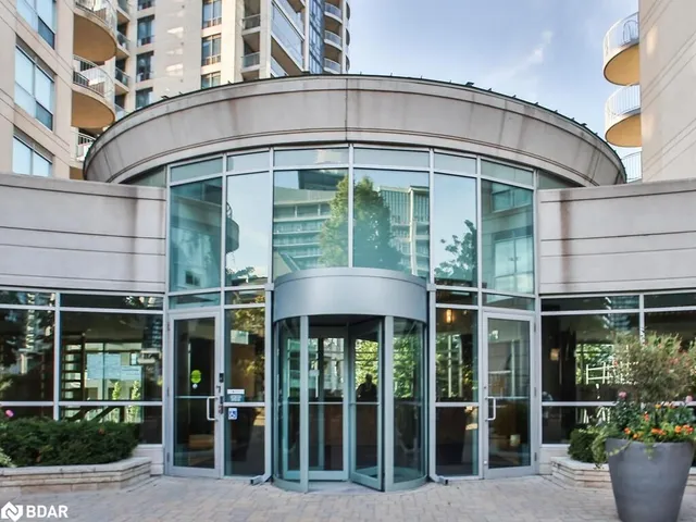 Additional image 4 of 2111 Lake Shore Blvd Unit 719