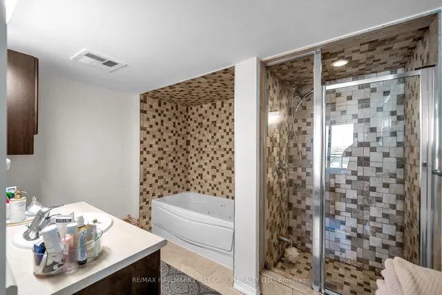 Additional image 19 of 6 Rosebank Dr Unit 15A