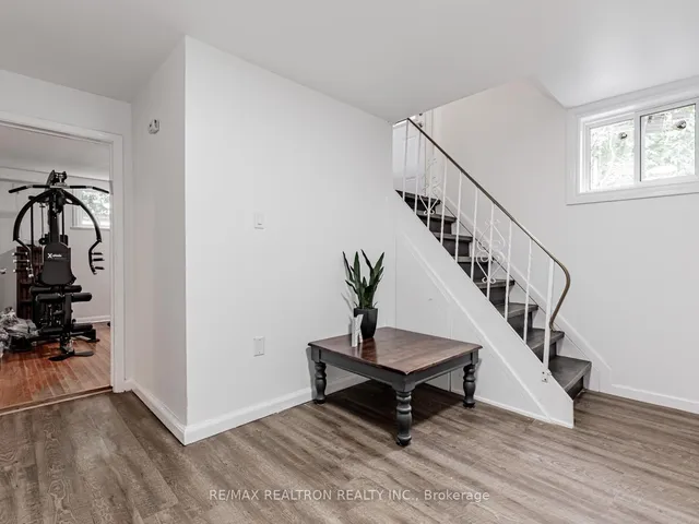 Additional image 20 of 4 Chater Crt