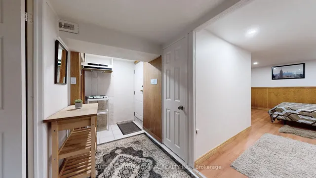 Additional image 40 of 90 Westmoreland Ave