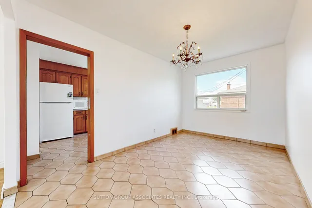 Additional image 10 of 22 Woodenhill Crt