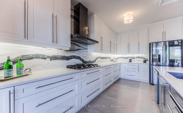 Additional image 13 of 904 Thomas Pedder Crt