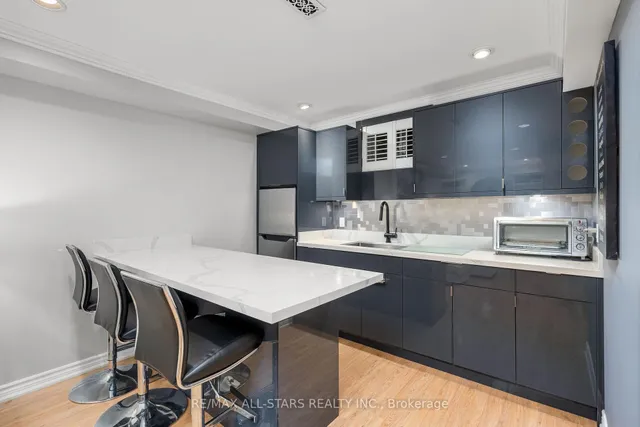 Additional image 30 of 10 Sufi Cres