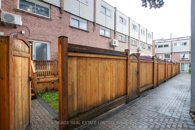 Additional image 31 of 1666 Queen St Unit 7