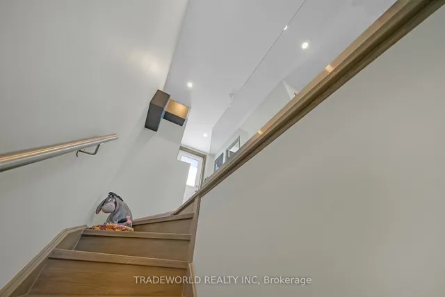 Additional image 28 of 21 Dundonald St