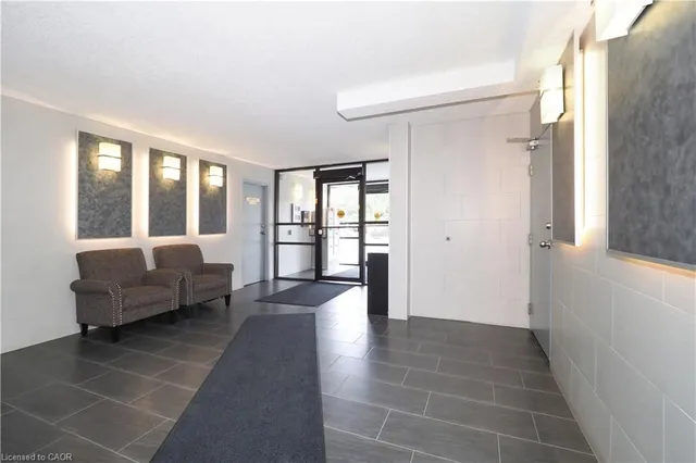 Additional image 4 of 18 Holborn Crt Unit 402