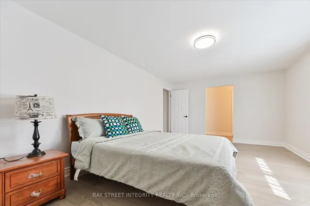 Additional image 24 of 21 Whitehorn Cres