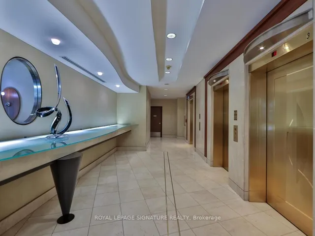 Additional image 3 of 168 Simcoe St Unit 318