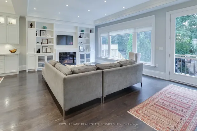 Additional image 20 of 409 Deloraine Ave