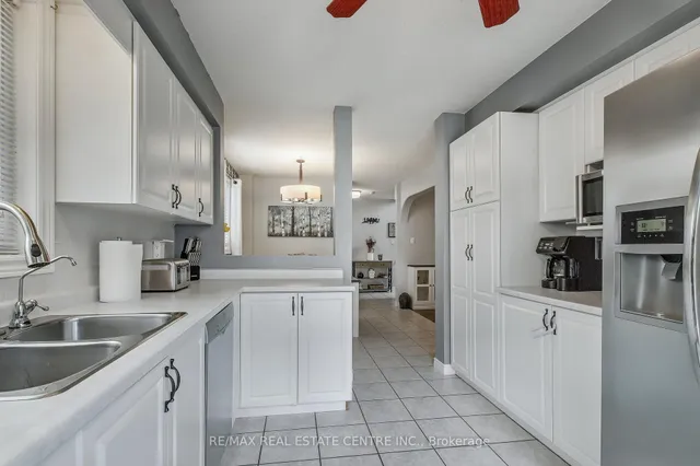 Additional image 13 of 194 Hollyridge Cres