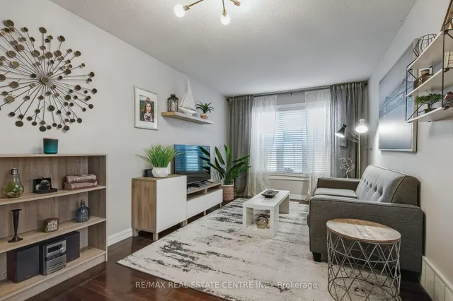 Additional image 15 of 194 Hollyridge Cres