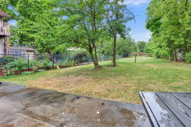 Additional image 39 of 604 Guelph St
