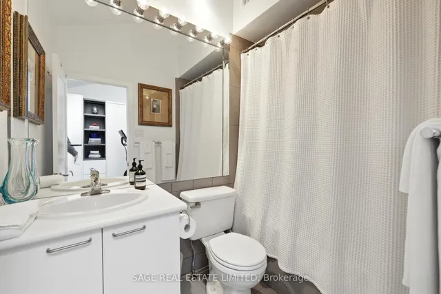 Additional image 39 of 670 Richmond St Unit 205