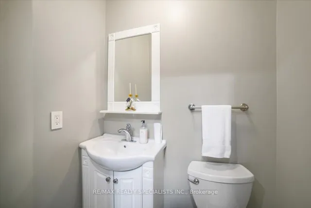 Additional image 17 of 26 Edinborough Crt