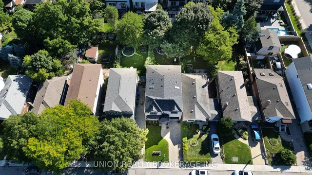 Additional image 34 of 33 Hunt Club Dr